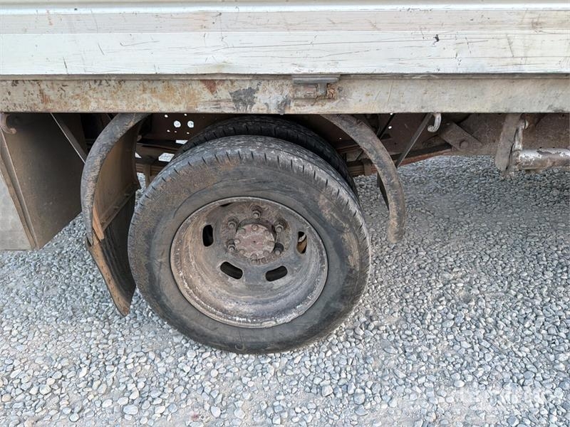 Iveco Daily 35C11 Crew Cab Flatbed Truck Camion con sponde ribaltabili
