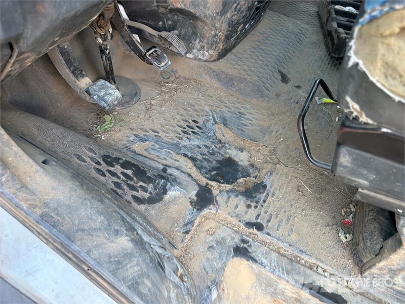 Iveco Daily 35C11 Crew Cab Flatbed Truck Camion con sponde ribaltabili