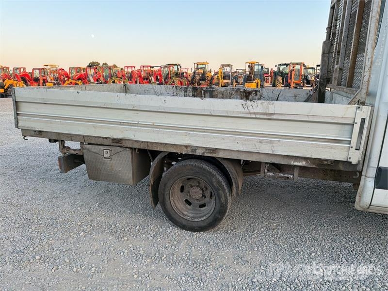 Iveco Daily 35C11 Crew Cab Flatbed Truck Camion con sponde ribaltabili