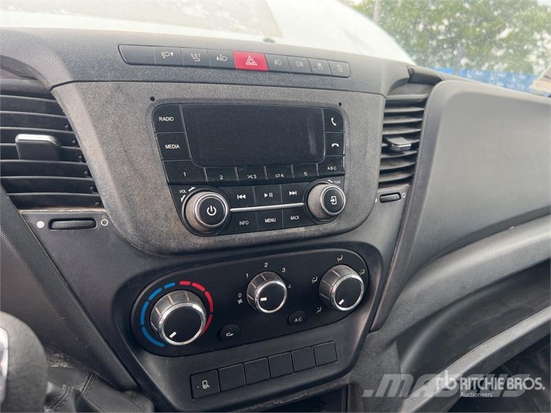 Iveco Daily 35c14 Camion Benne Dump Truck (Inoperable) Billenő teherautók