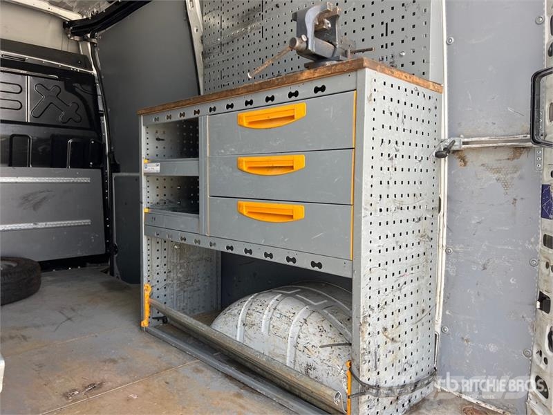 Iveco Daily 35C14NV 3520 H2 BLE P. Quad-Tor RG Cargo Van Panel vans