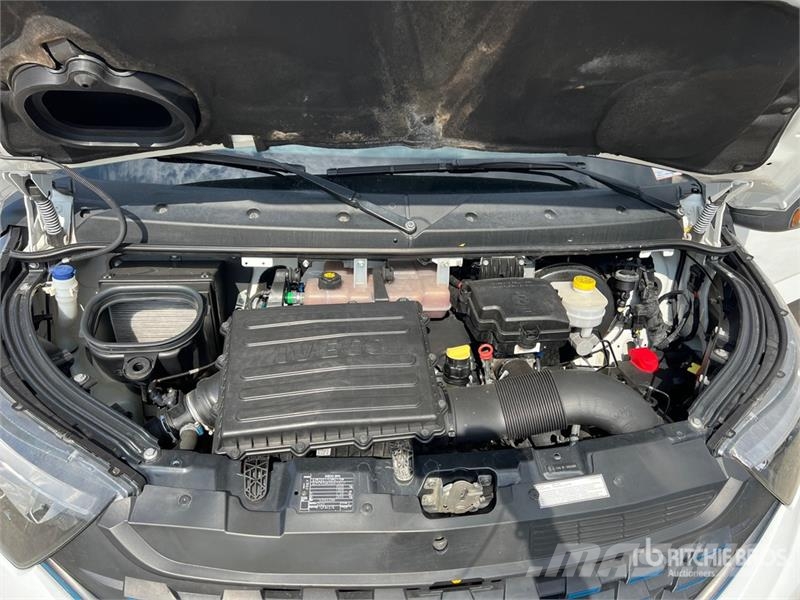 Iveco Daily 35C14NV 3520 H2 BLE P. Quad-Tor RG Cargo Van Panel vans