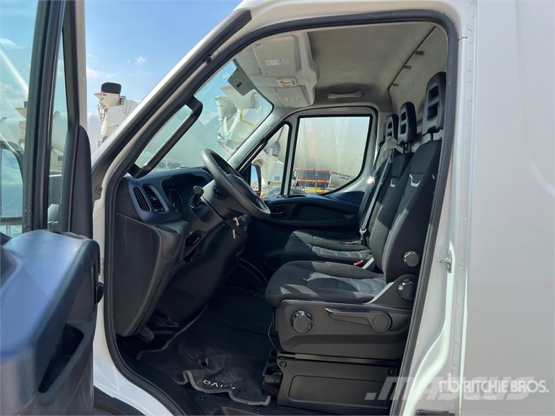 Iveco Daily 35C14NV 3520 H2 BLE P. Quad-Tor RG Cargo Van Panel vans