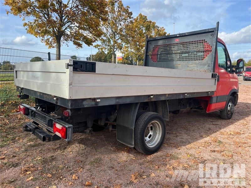 Iveco Daily 35C15 4x2 Flatbed Truck Pritschenwagen/Pritschenwagen mit Seitenklappe