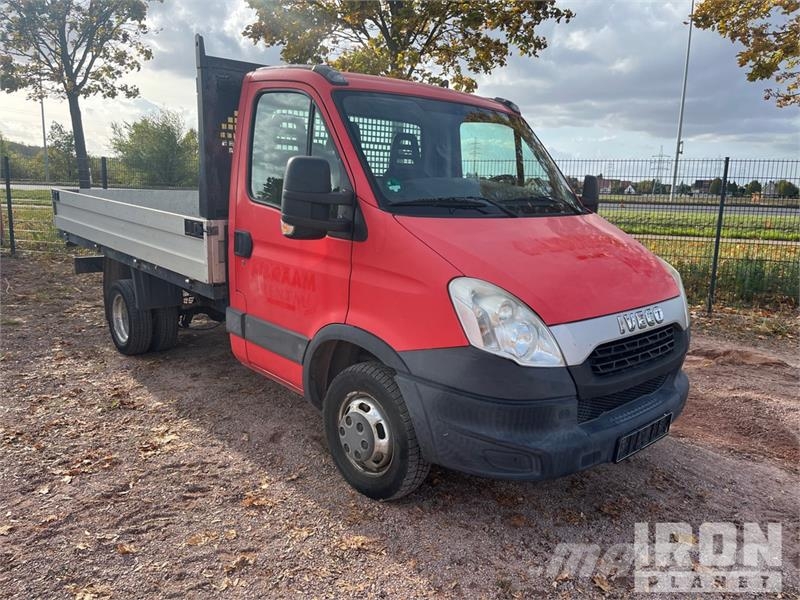 Iveco Daily 35C15 4x2 Flatbed Truck Pritschenwagen/Pritschenwagen mit Seitenklappe