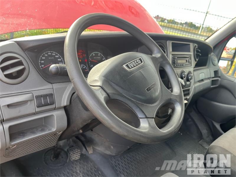 Iveco Daily 35C15 4x2 Flatbed Truck Pritschenwagen/Pritschenwagen mit Seitenklappe