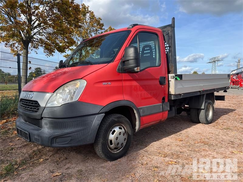 Iveco Daily 35C15 4x2 Flatbed Truck Pritschenwagen/Pritschenwagen mit Seitenklappe
