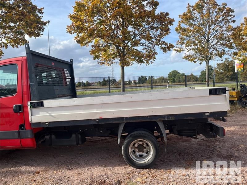 Iveco Daily 35C15 4x2 Flatbed Truck Pritschenwagen/Pritschenwagen mit Seitenklappe