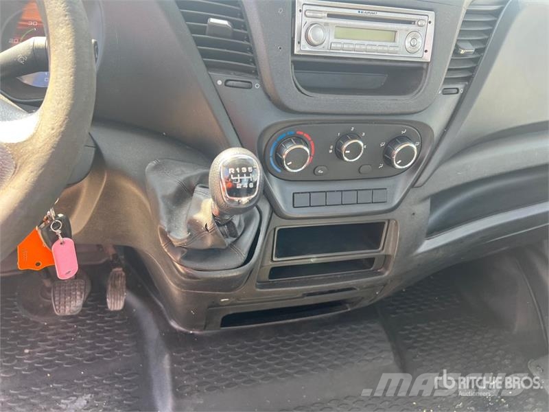 Iveco Daily 35S13 Flatbed Truck Flatbed / Dropside trucks