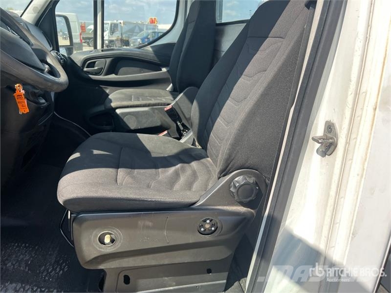 Iveco Daily 35S13 Flatbed Truck Flatbed / Dropside trucks