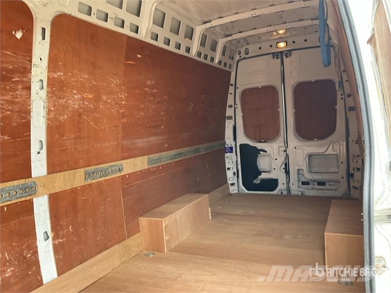 Iveco Daily 35S18H Cargo Van Lieferwagen