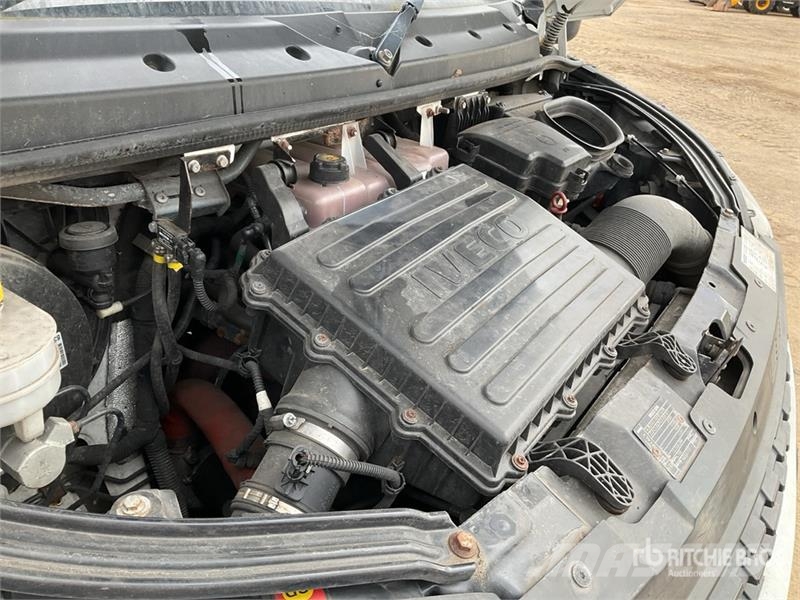 Iveco Daily 35S18H Cargo Van Lieferwagen