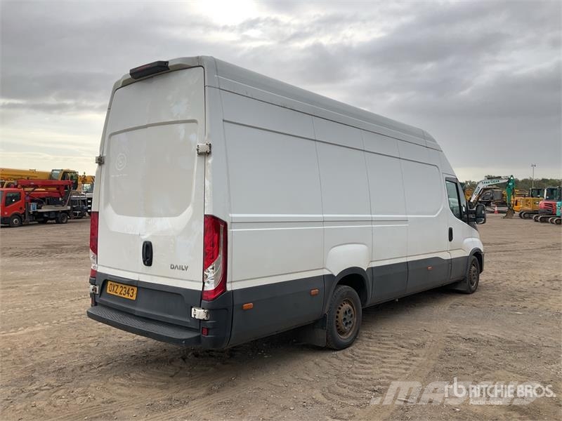 Iveco Daily 35S18H Cargo Van Lieferwagen