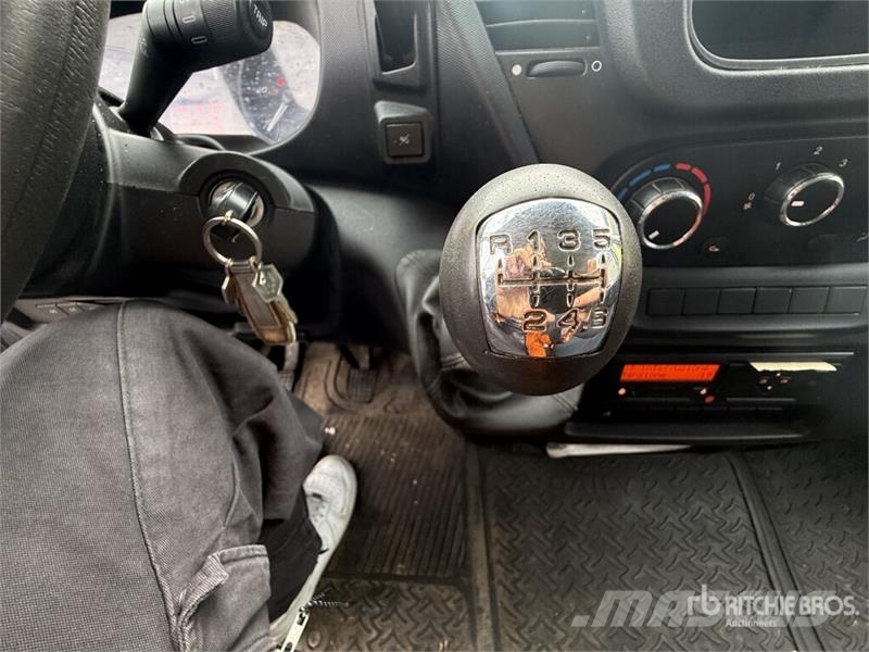 Iveco Daily 50C15 Refrigerated Truck شاحنات بدرجة حرارة قابلة للضبط