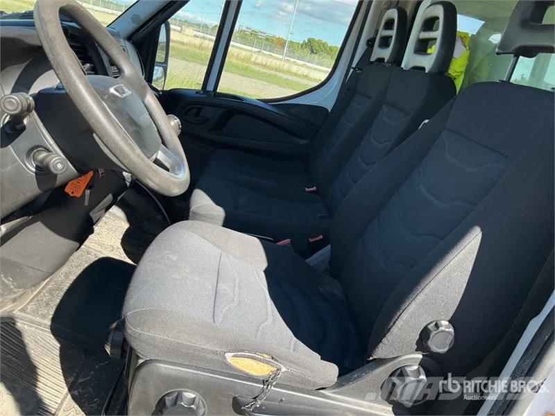Iveco Daily 70C18 4x2 Van Truck Camion cassonati