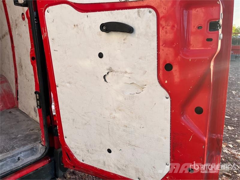 Iveco Daily HI Matic Cargo Van Dostavna vozila / kombiji