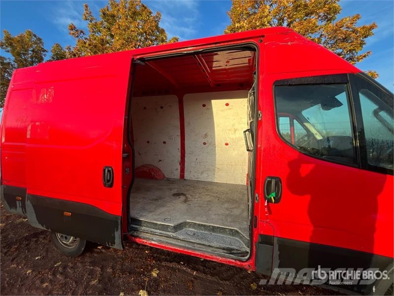 Iveco Daily HI Matic Cargo Van Dostavna vozila / kombiji