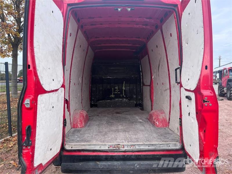 Iveco Daily HI Matic Cargo Van Dostavna vozila / kombiji