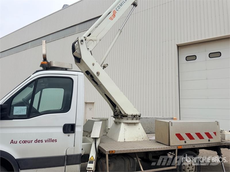 Iveco EN160TVL 16 m on Iveco 35S13 Camion Nacelle Bucket Pacēlāji uz automašīnas bāzes