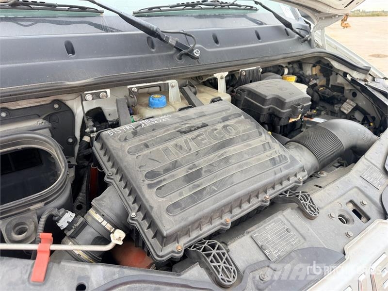 Iveco EN160TVL 16 m on Iveco 35S13 Camion Nacelle Bucket Pacēlāji uz automašīnas bāzes