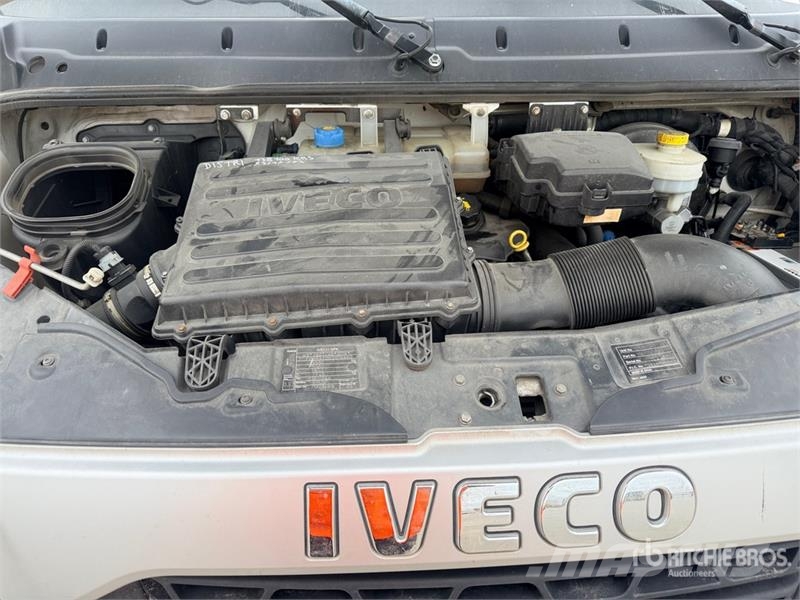 Iveco EN160TVL 16 m on Iveco 35S13 Camion Nacelle Bucket Pacēlāji uz automašīnas bāzes