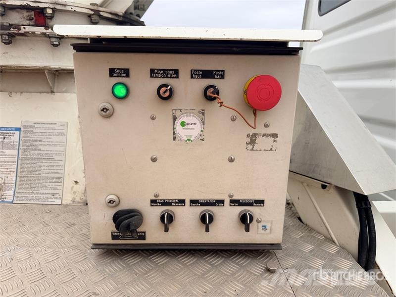 Iveco EN160TVL 16 m on Iveco 35S13 Camion Nacelle Bucket Pacēlāji uz automašīnas bāzes