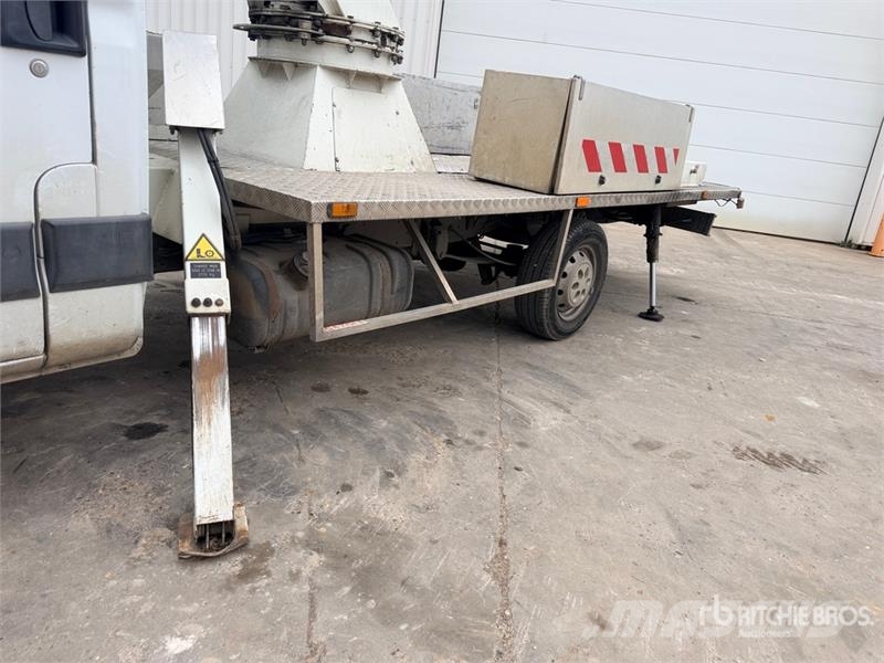 Iveco EN160TVL 16 m on Iveco 35S13 Camion Nacelle Bucket Pacēlāji uz automašīnas bāzes