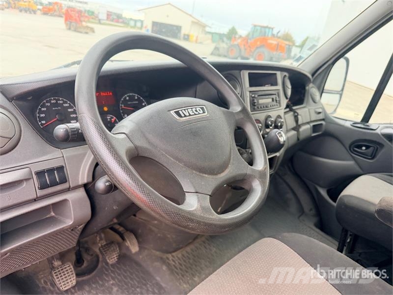 Iveco EN160TVL 16 m on Iveco 35S13 Camion Nacelle Bucket Pacēlāji uz automašīnas bāzes