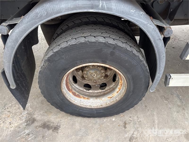 Iveco Eurocargo 120EL21 Tow Truck Camiões de Reciclagem