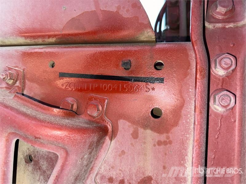 Iveco Eurotech 400E34 6x2 T/A Dump Truck Sklápěče