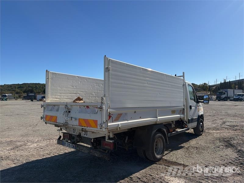 Iveco F22 480 kg on Iveco 65C17 4x2 Camion Benne Dump Tr Kamioni sa kranom