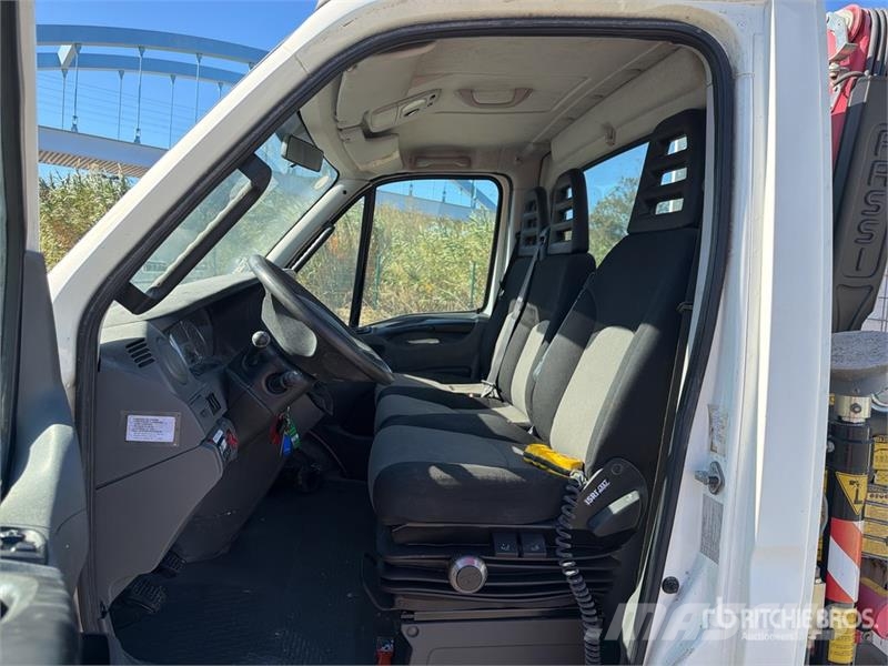 Iveco F22 480 kg on Iveco 65C17 4x2 Camion Benne Dump Tr Kamioni sa kranom