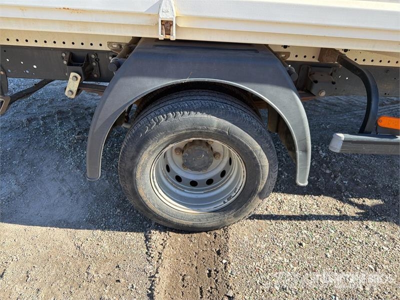 Iveco F22 480 kg on Iveco 65C17 4x2 Camion Benne Dump Tr Kamioni sa kranom