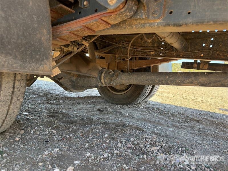 Iveco F22 480 kg on Iveco 65C17 4x2 Camion Benne Dump Tr Kamioni sa kranom