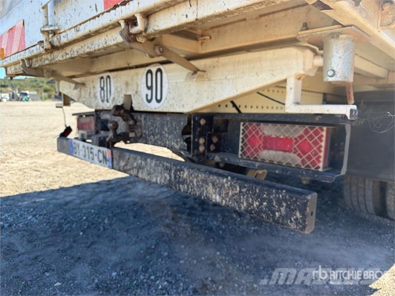 Iveco F22 480 kg on Iveco 65C17 4x2 Camion Benne Dump Tr Kamioni sa kranom