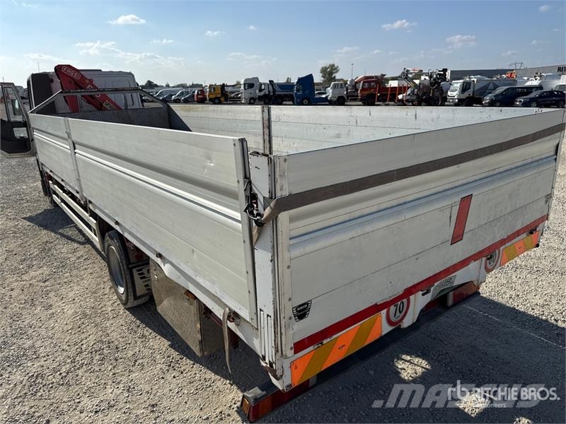 Iveco F40A.23 995 kg on Iveco ML120E18 4x2 Flatbed Truck Nosturiautot