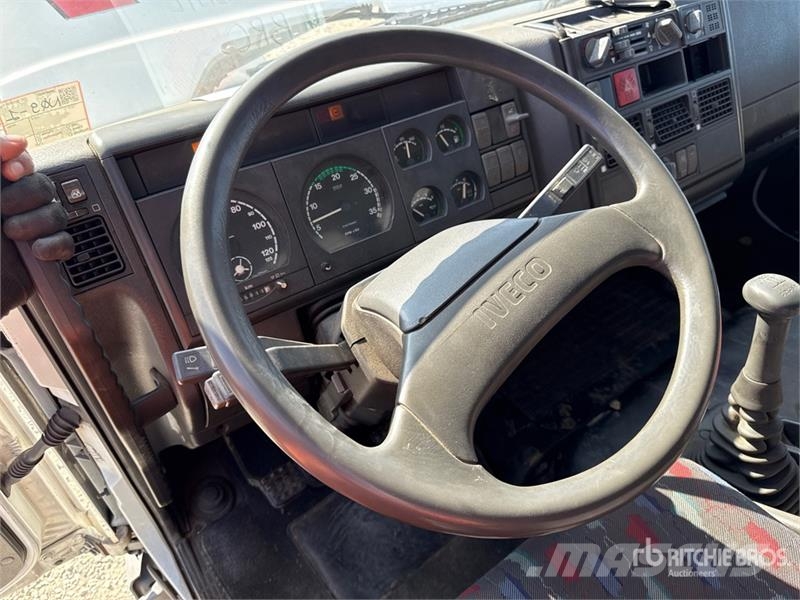 Iveco F40A.23 995 kg on Iveco ML120E18 4x2 Flatbed Truck Nosturiautot