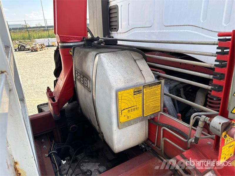 Iveco F40A.23 995 kg on Iveco ML120E18 4x2 Flatbed Truck Nosturiautot