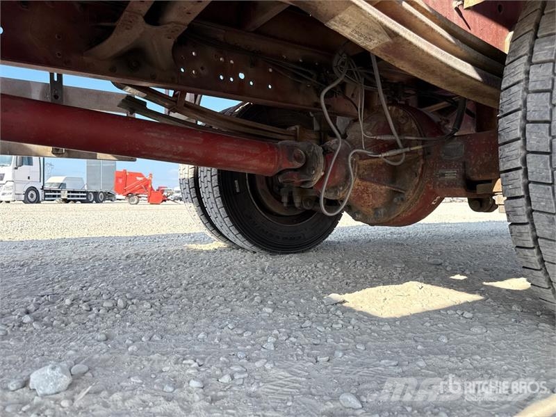 Iveco F40A.23 995 kg on Iveco ML120E18 4x2 Flatbed Truck Nosturiautot