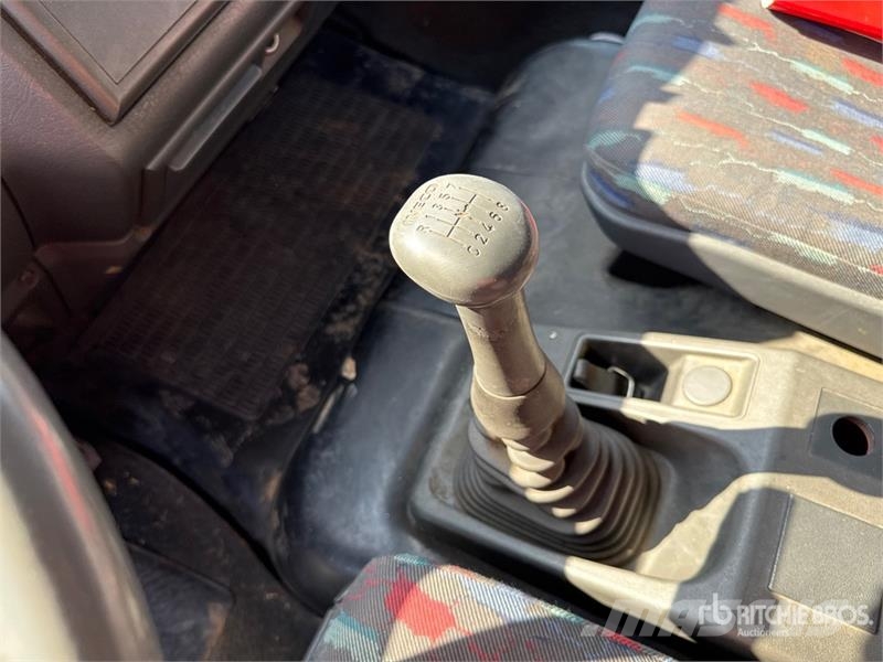 Iveco F40A.23 995 kg on Iveco ML120E18 4x2 Flatbed Truck Nosturiautot