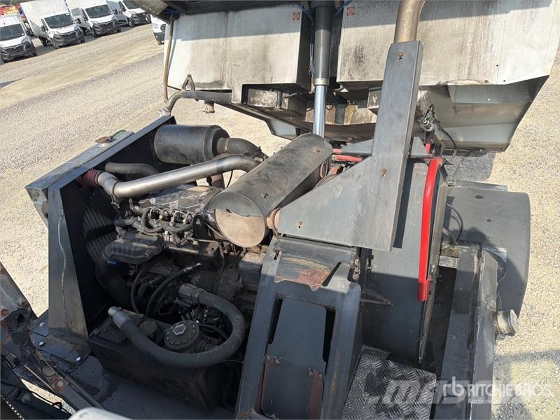 Iveco FJVT650 on Iveco 150E22 Sweeper Truck Kehrmaschine