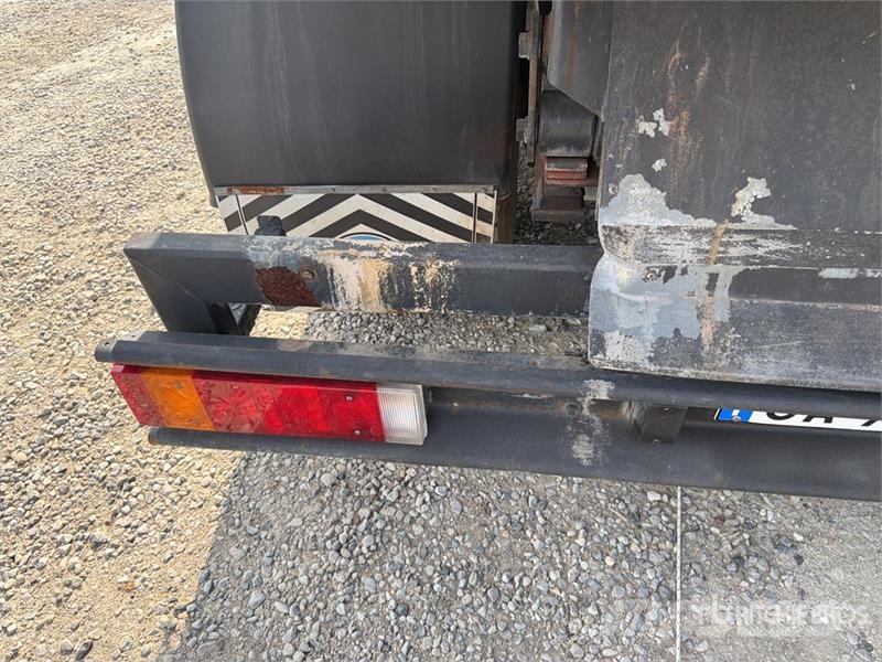 Iveco FJVT650 on Iveco 150E22 Sweeper Truck Kehrmaschine