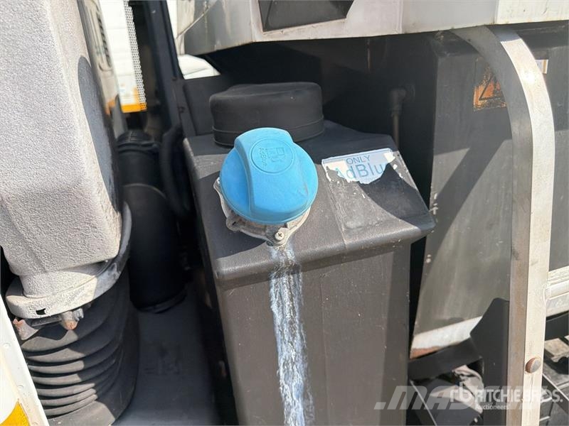 Iveco FJVT650 on Iveco 150E22 Sweeper Truck Kehrmaschine