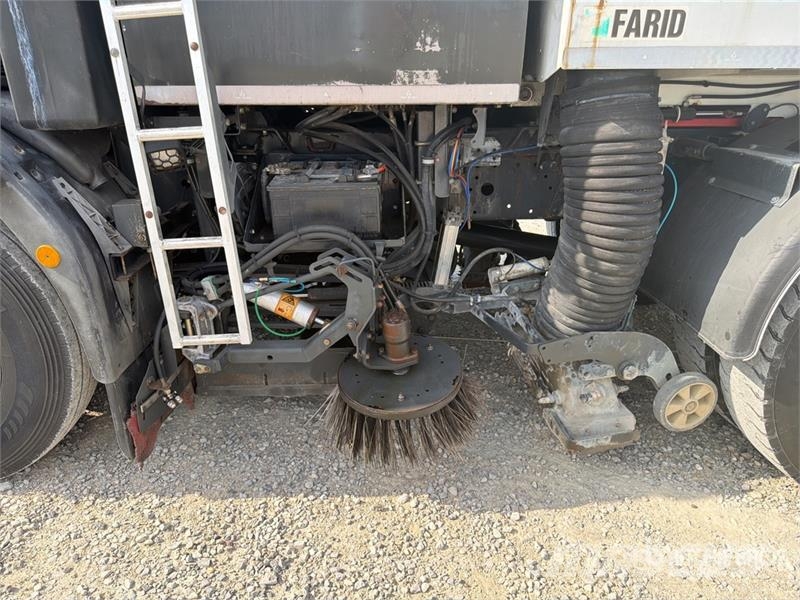 Iveco FJVT650 on Iveco 150E22 Sweeper Truck Kehrmaschine