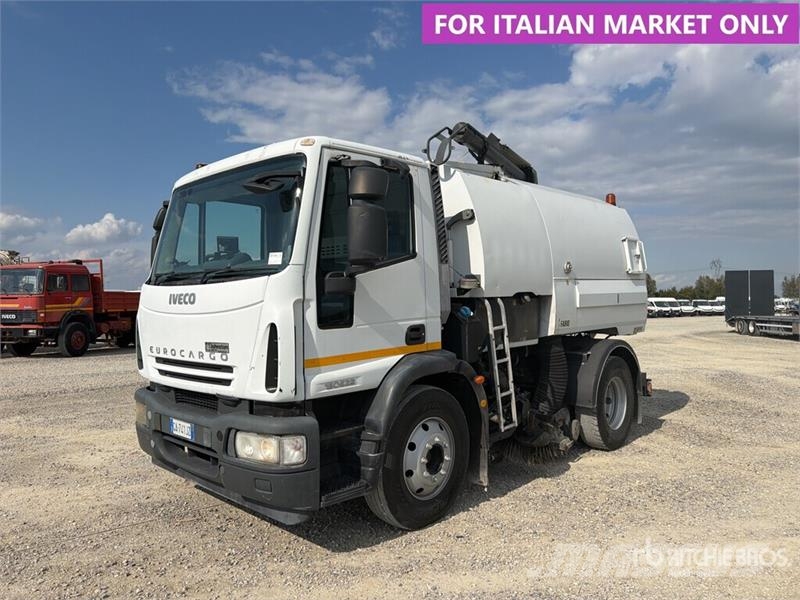 Iveco FJVT650 on  Iveco 150E22 Sweeper Truck Polovni kamioni za čišćenje