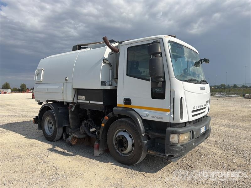Iveco FJVT650 on Iveco 150E22 Sweeper Truck Kehrmaschine