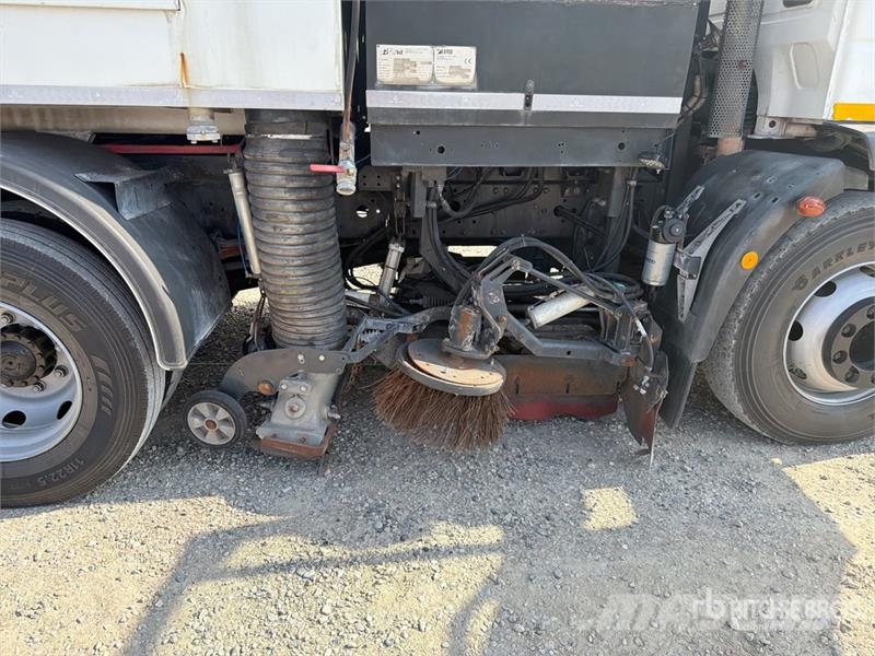 Iveco FJVT650 on Iveco 150E22 Sweeper Truck Kehrmaschine