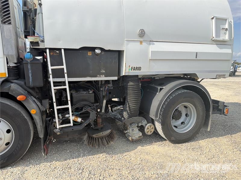 Iveco FJVT650 on Iveco 150E22 Sweeper Truck Kehrmaschine