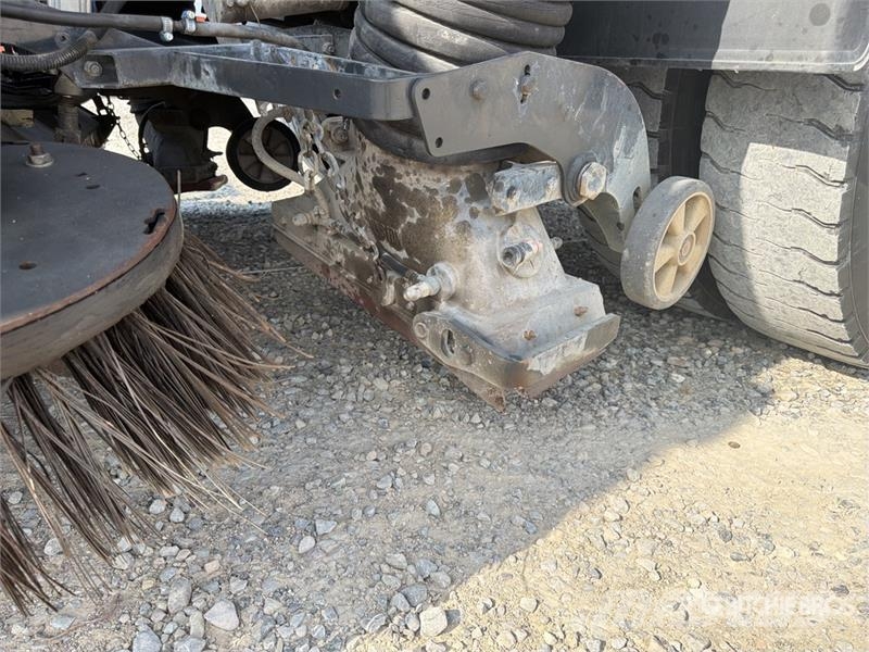 Iveco FJVT650 on Iveco 150E22 Sweeper Truck Kehrmaschine