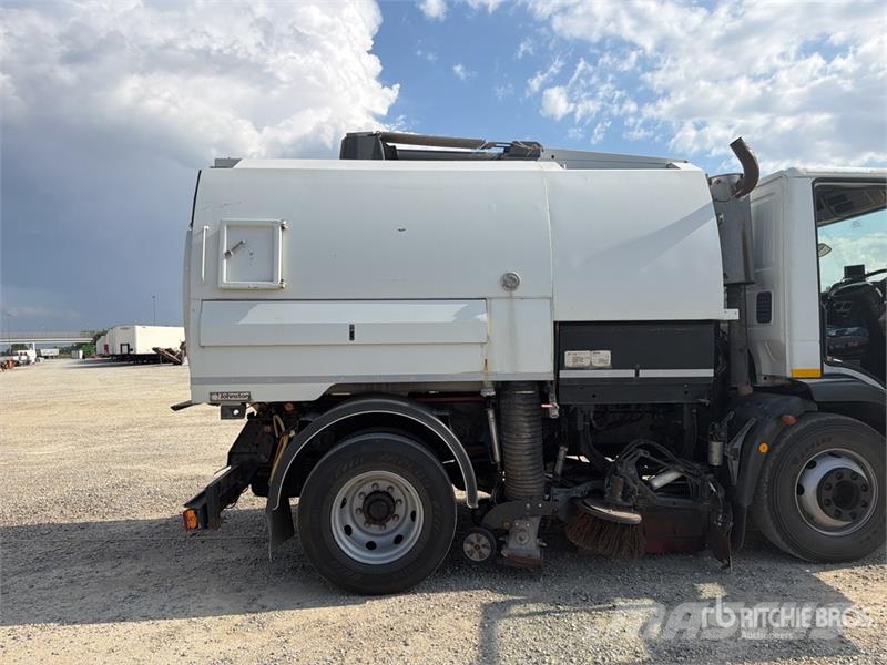 Iveco FJVT650 on Iveco 150E22 Sweeper Truck Kehrmaschine